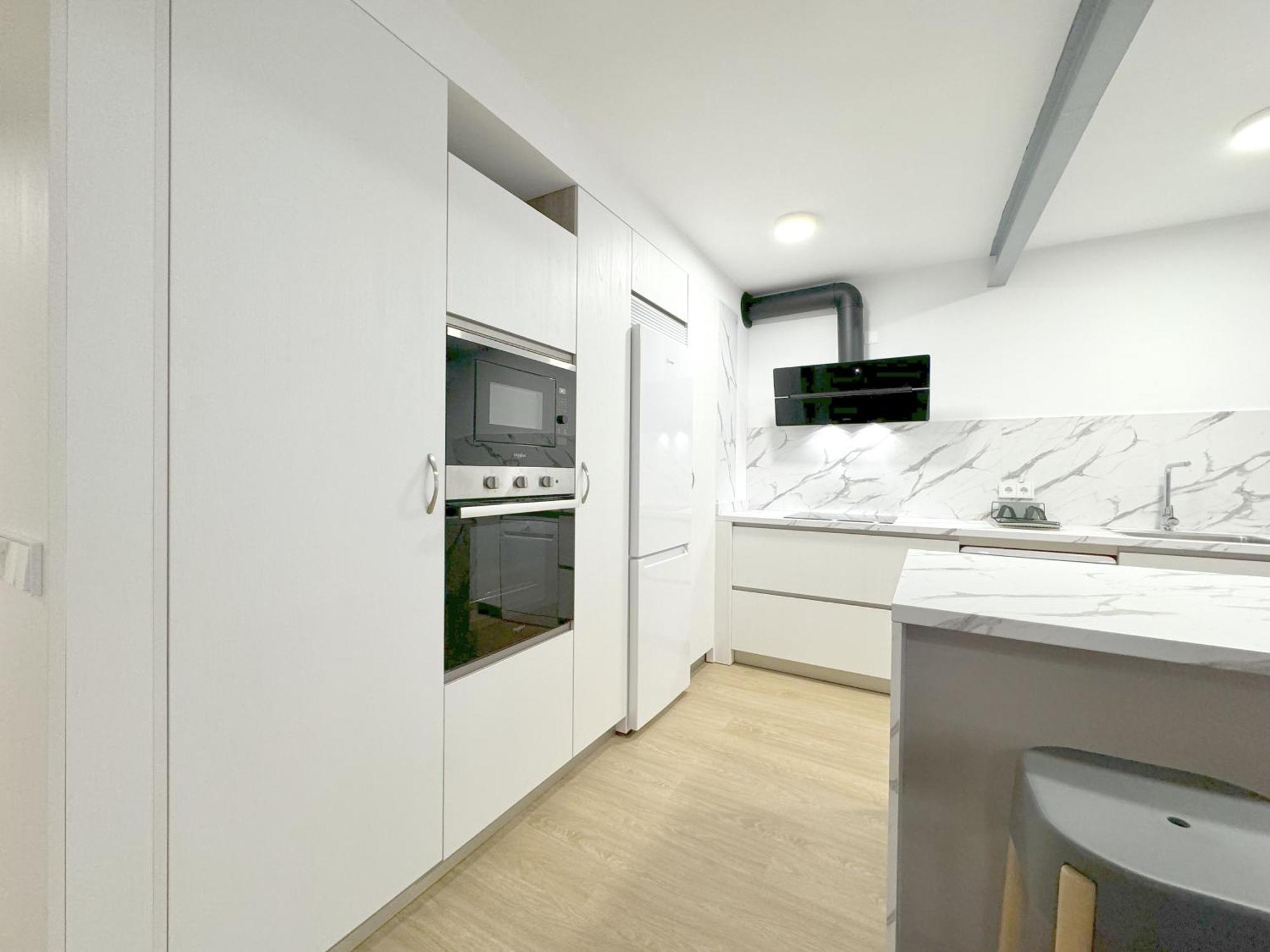 Apartment Amplio Con Parking Y En El Centro